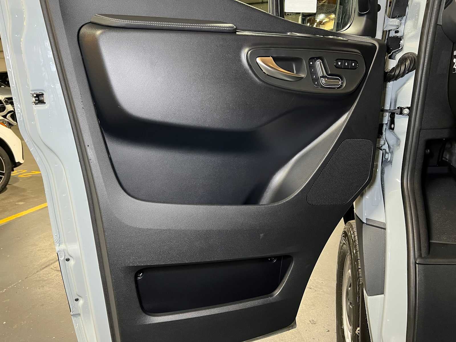 2026 Mercedes-Benz Sprinter 2500 Standard Roof I4 Diesel HO 144" AWD