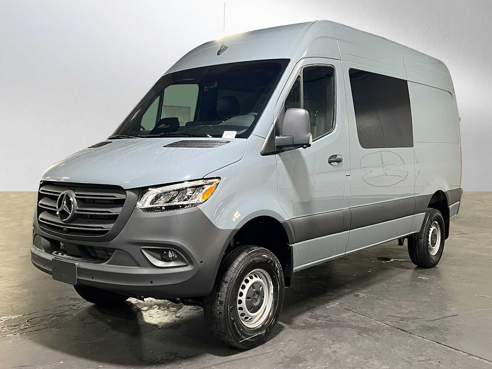 2026 Mercedes-Benz Sprinter 2500 Standard Roof I4 Diesel HO 144" AWD