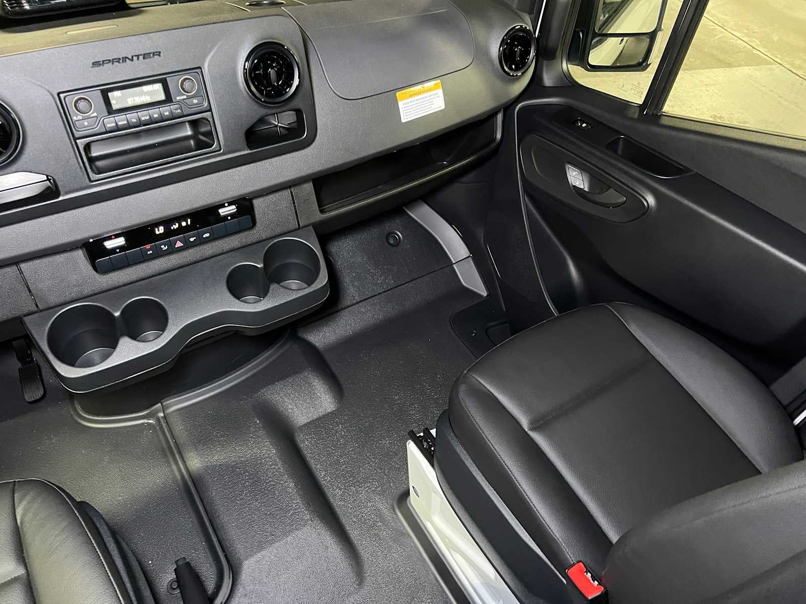 2025 Mercedes-Benz Sprinter 2500 Standard Roof I4 Diesel 144" RWD