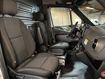 2026 Mercedes-Benz Sprinter 2500 Standard Roof I4 Diesel 144" RWD