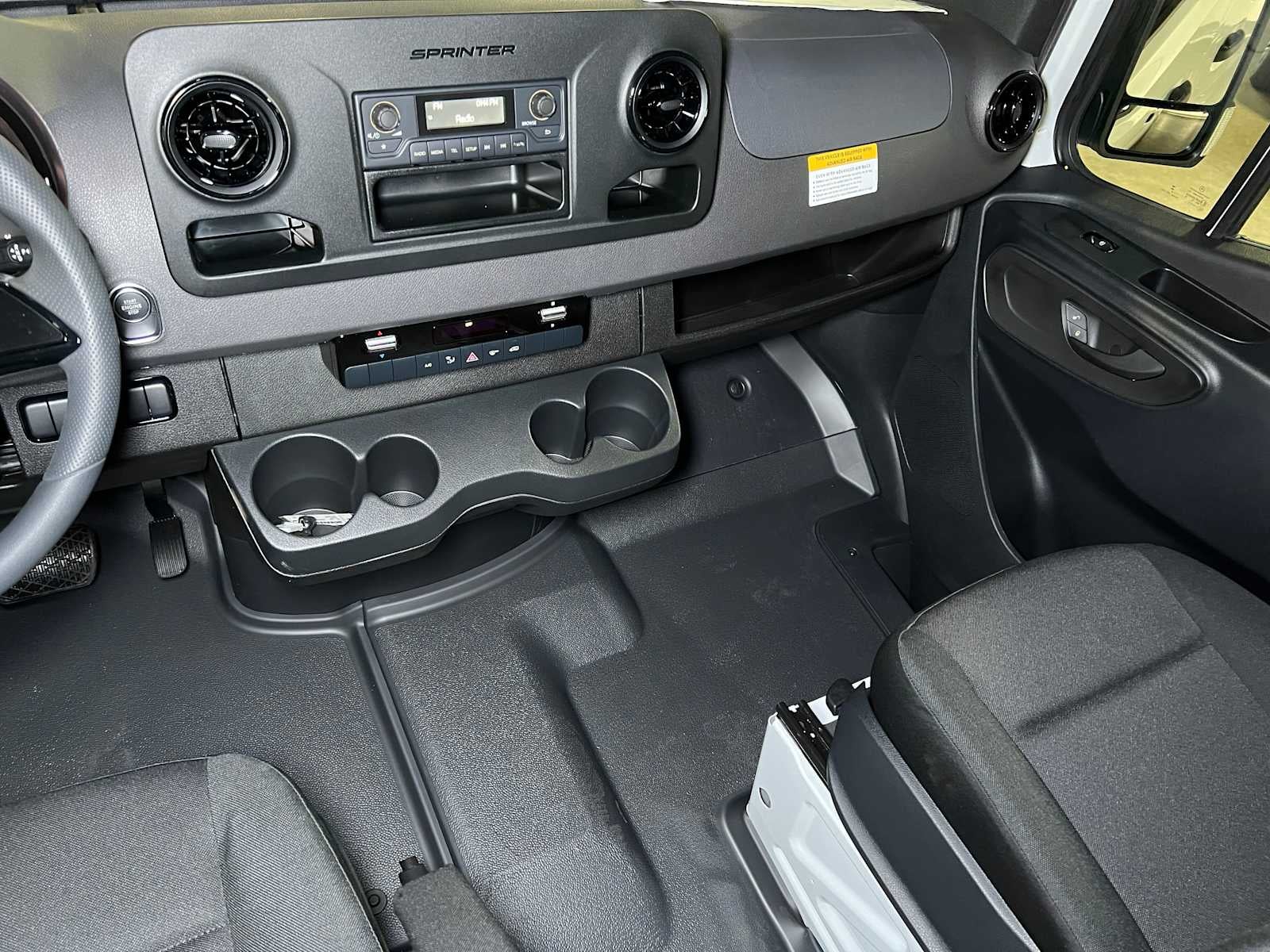 2025 Mercedes-Benz Sprinter 2500 Standard Roof I4 Diesel 144" RWD