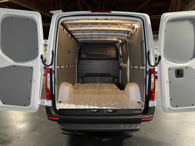 2025 Mercedes-Benz Sprinter 2500 Standard Roof I4 Diesel 144" RWD