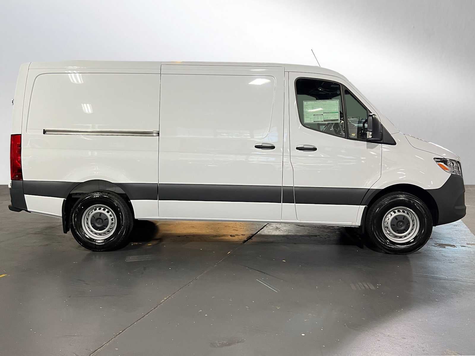 2025 Mercedes-Benz Sprinter 2500 Standard Roof I4 Diesel 144" RWD
