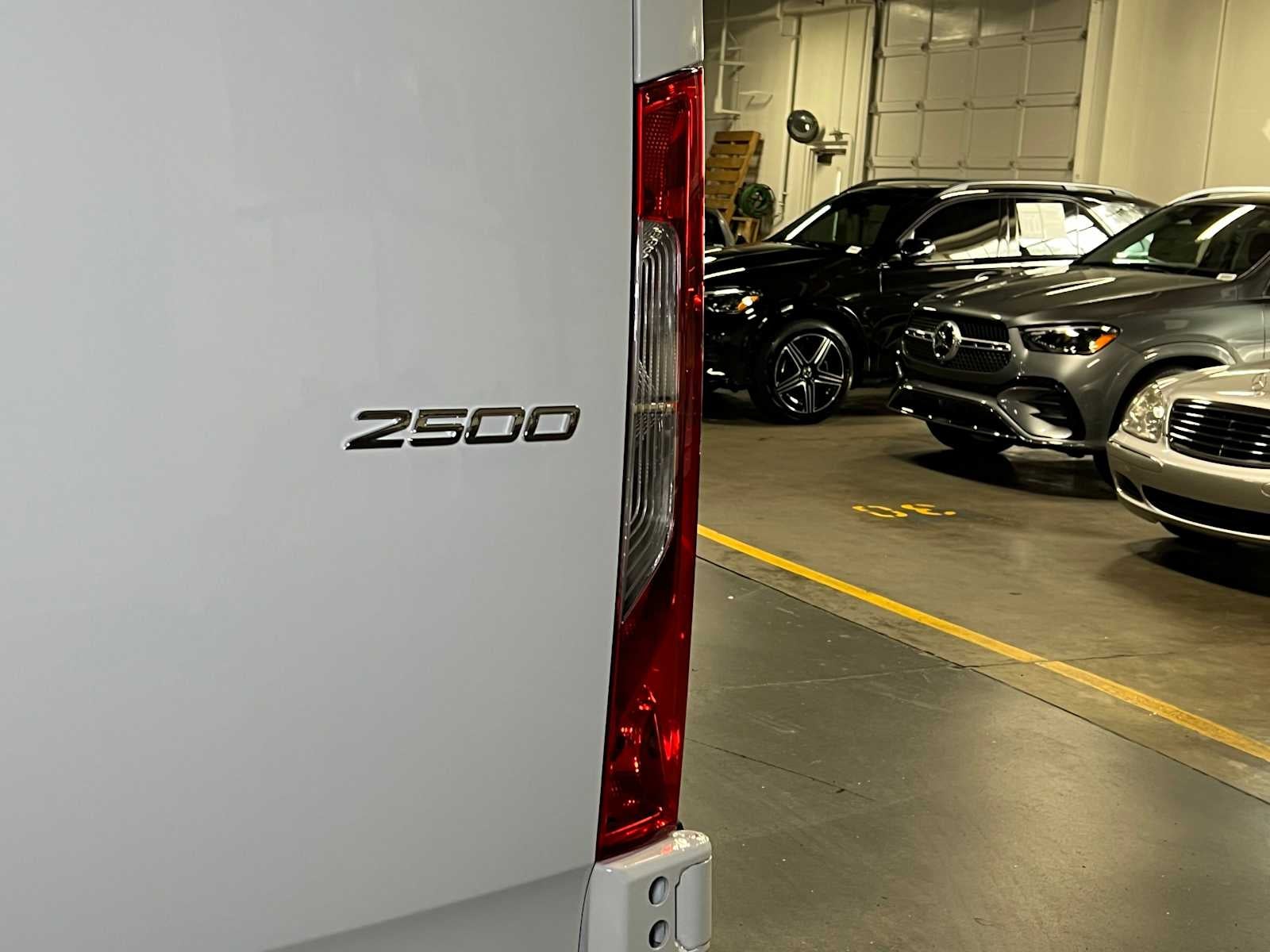 2025 Mercedes-Benz Sprinter 2500 Standard Roof I4 Diesel 144" RWD