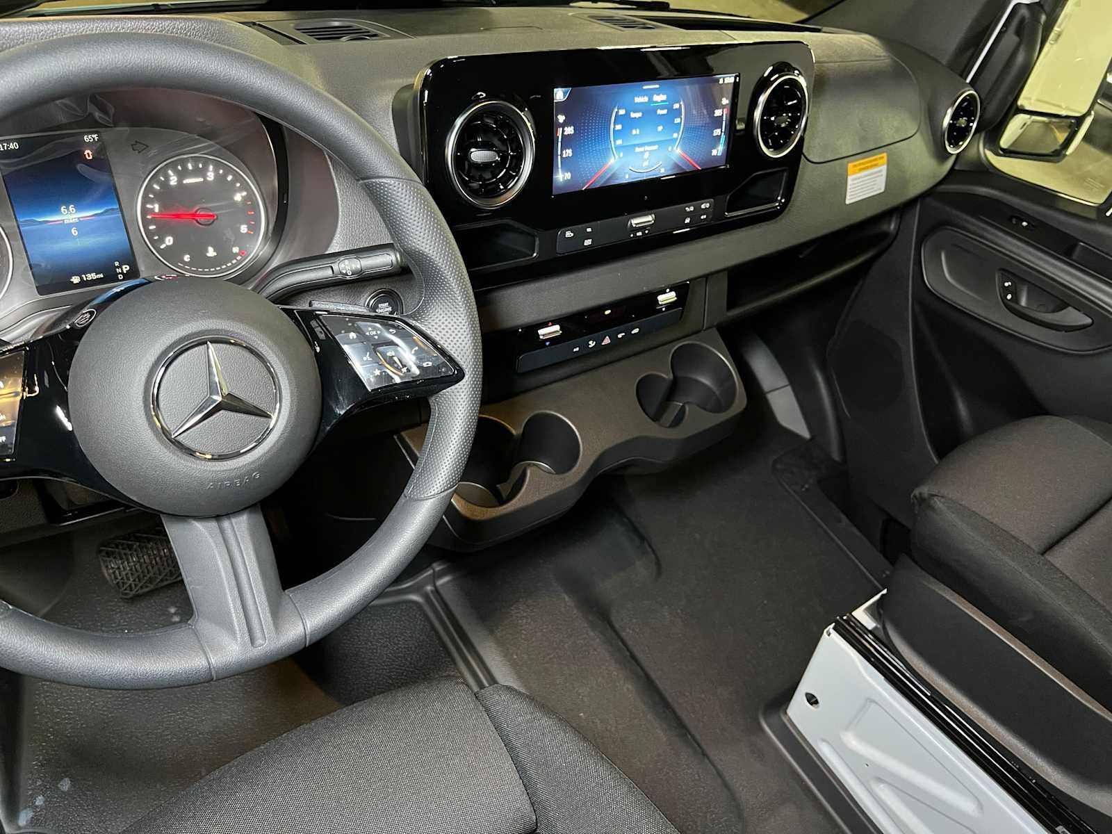 2025 Mercedes-Benz Sprinter 2500 Standard Roof I4 Diesel 144" RWD