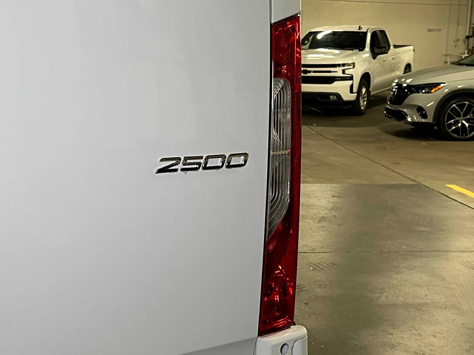 2025 Mercedes-Benz Sprinter 2500 Standard Roof I4 Diesel 144" RWD