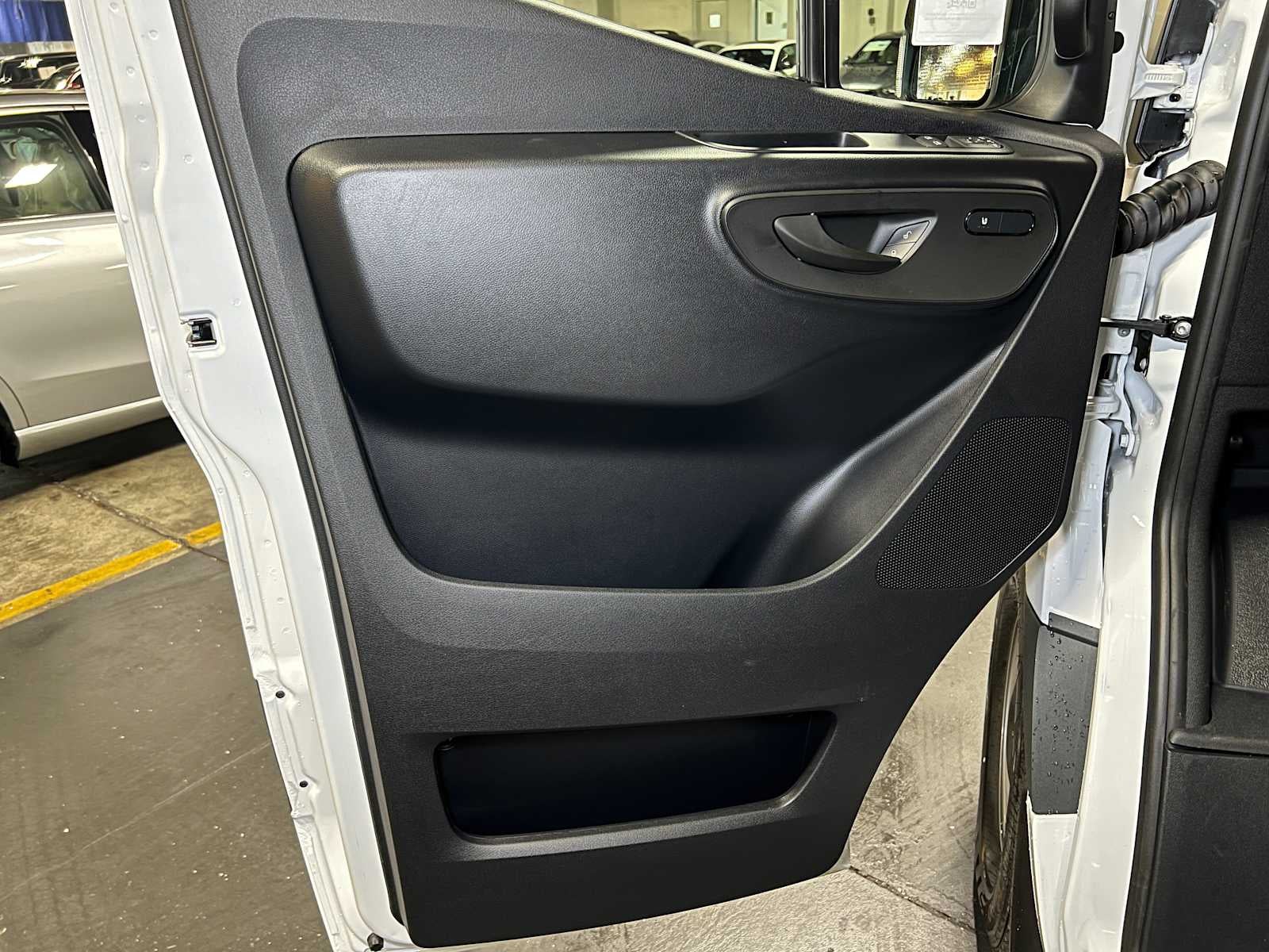 2025 Mercedes-Benz Sprinter 2500 Standard Roof I4 Diesel 144" RWD