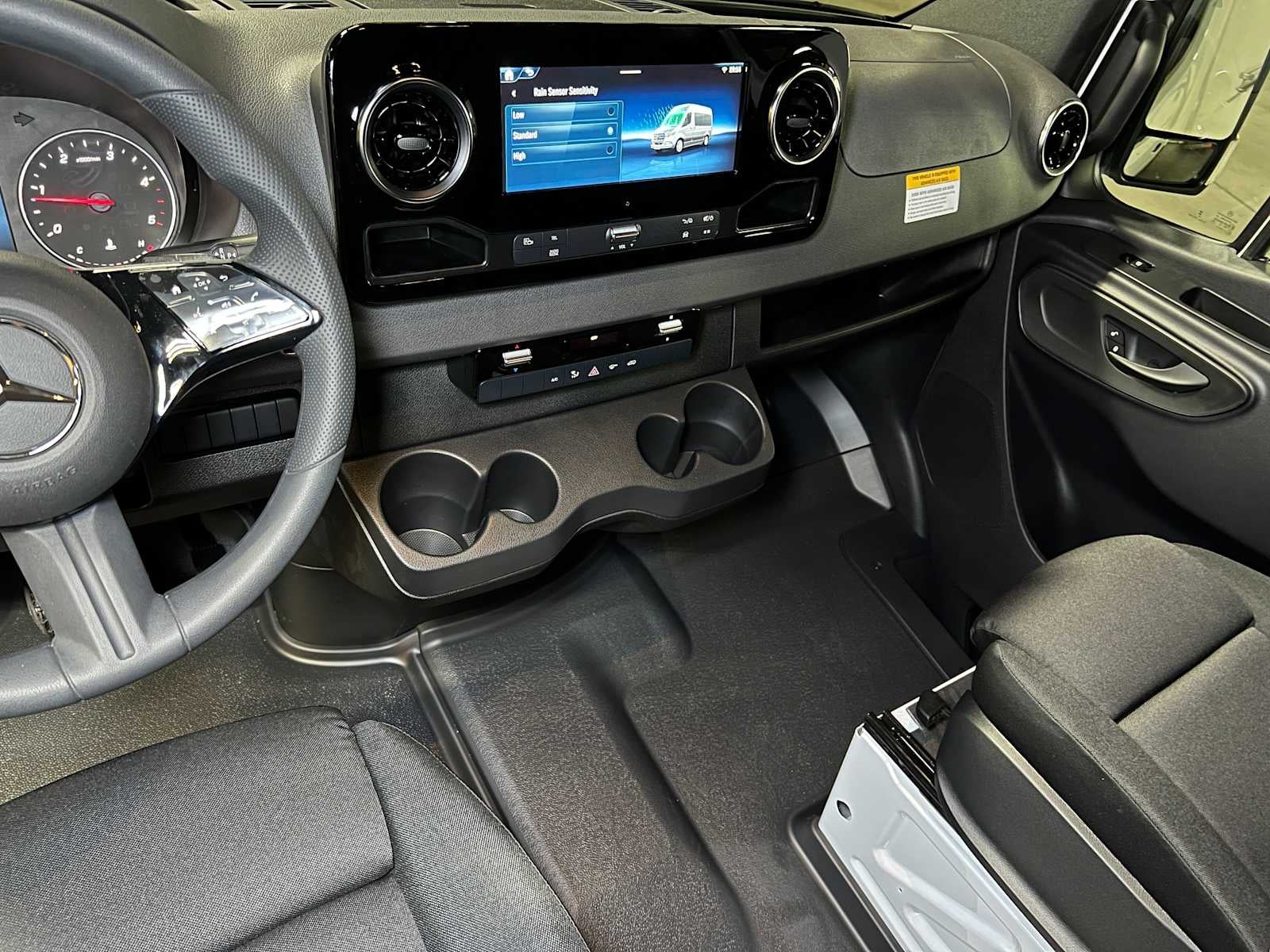 2025 Mercedes-Benz Sprinter 2500 Standard Roof I4 Diesel 144" RWD