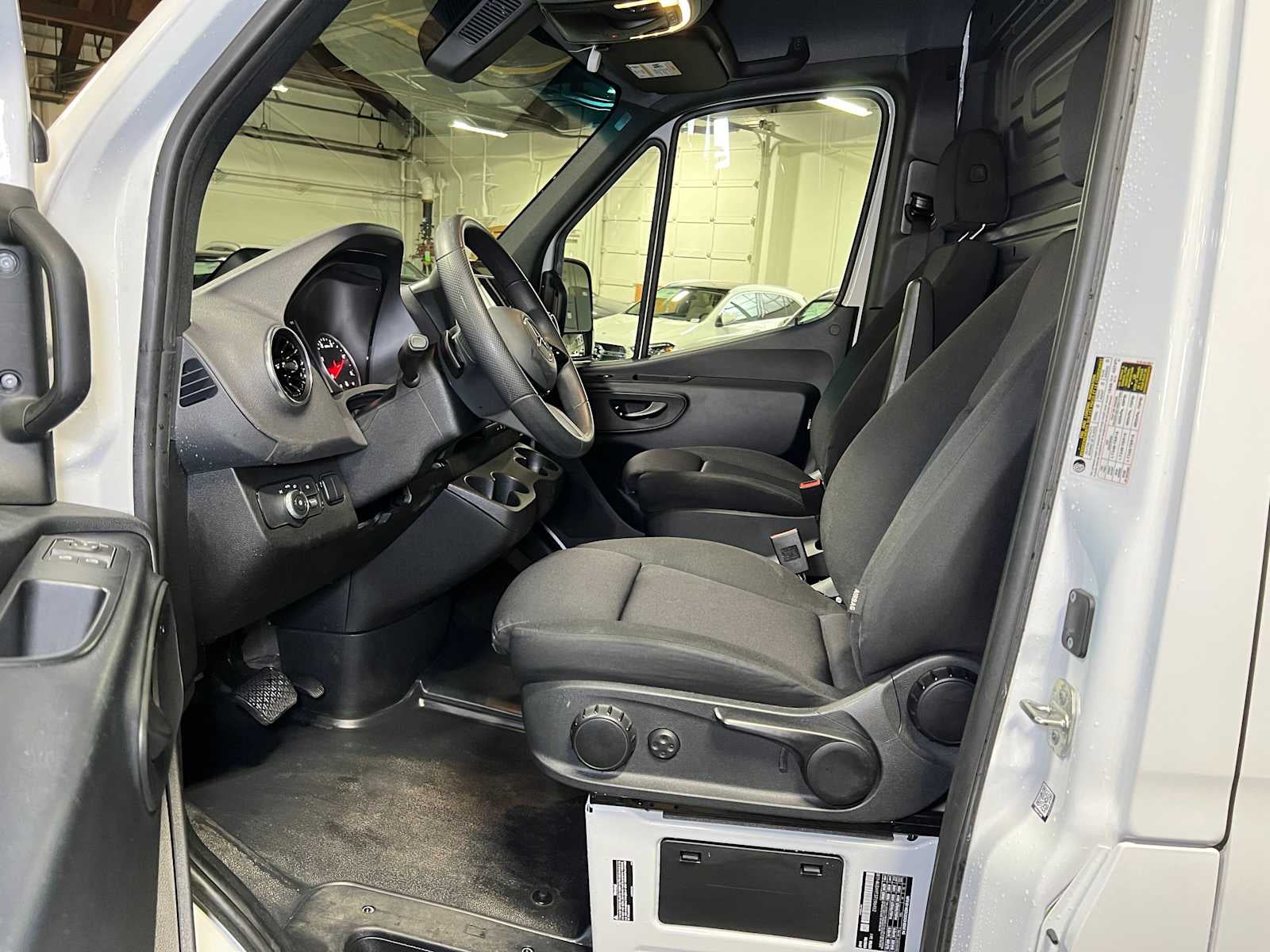 2025 Mercedes-Benz Sprinter 2500 Standard Roof I4 Diesel 144" RWD