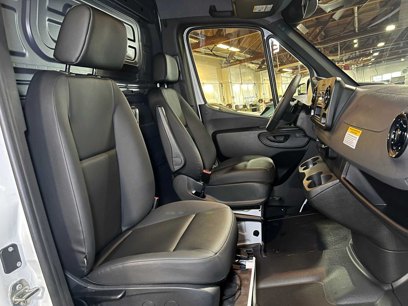 2025 Mercedes-Benz Sprinter 2500 Standard Roof I4 Diesel 144" RWD