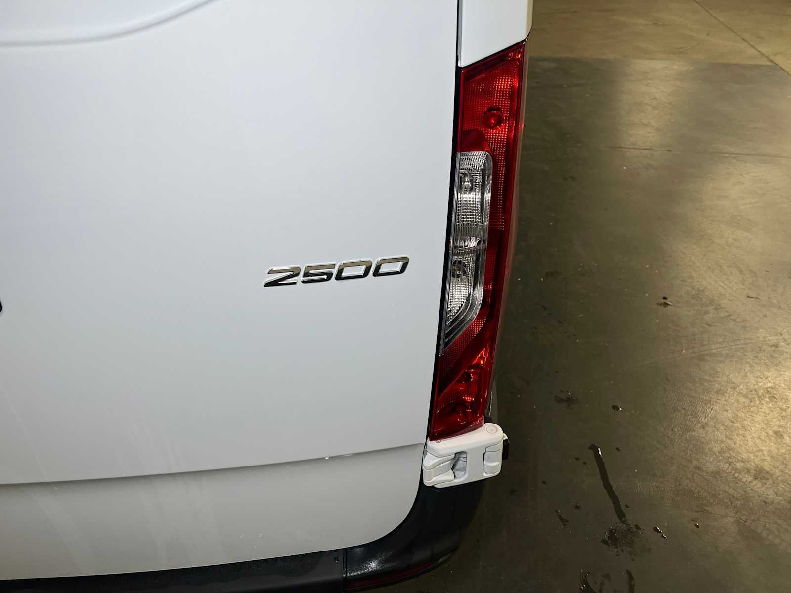 2025 Mercedes-Benz Sprinter 2500 Standard Roof I4 Diesel 144" RWD