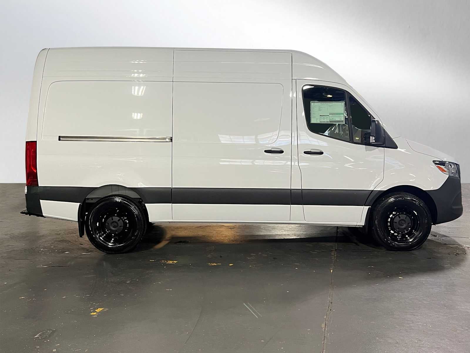 2025 Mercedes-Benz Sprinter 2500 Standard Roof I4 Diesel 144" RWD