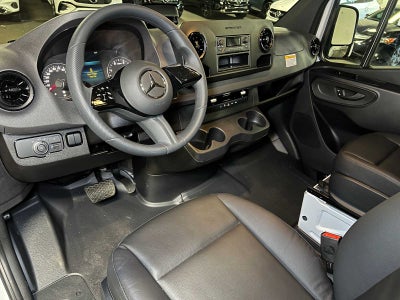 2025 Mercedes-Benz Sprinter 2500 Standard Roof I4 Diesel 144" RWD