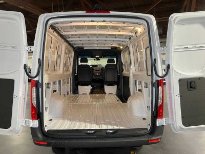 2025 Mercedes-Benz Sprinter 2500 Standard Roof I4 Diesel 144" RWD