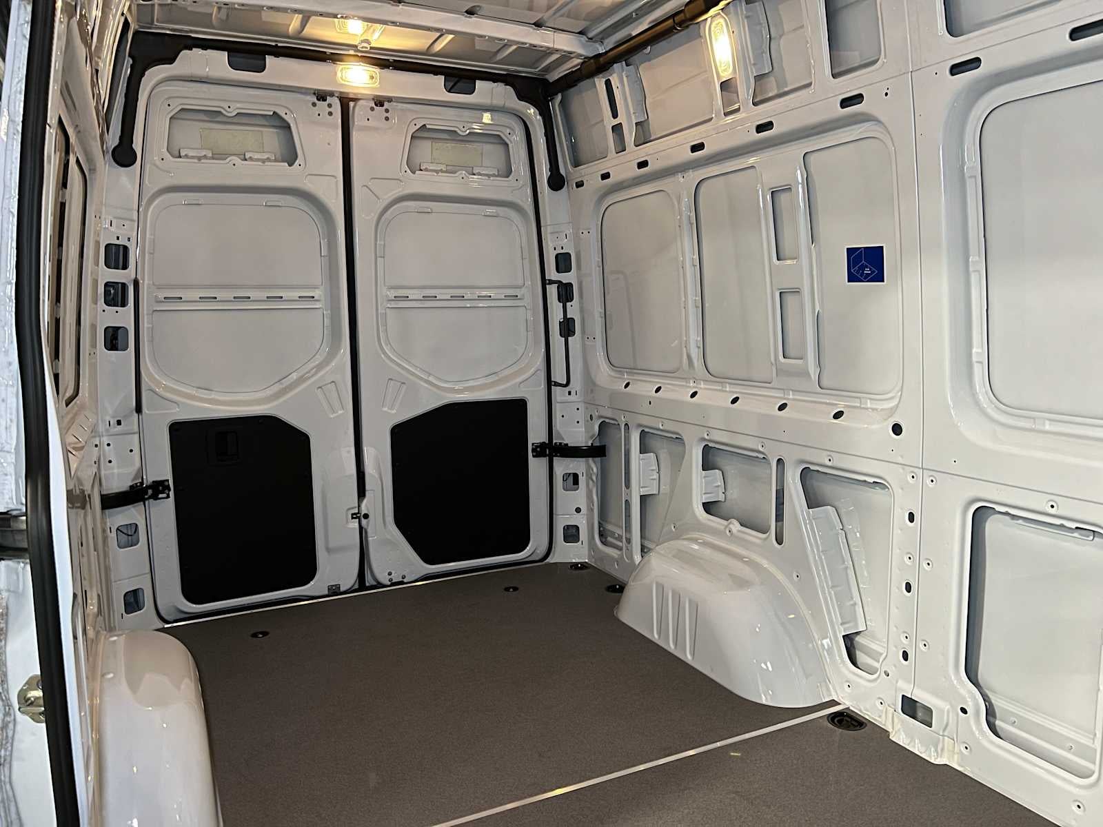 2025 Mercedes-Benz Sprinter 2500 Standard Roof I4 Diesel 144" RWD