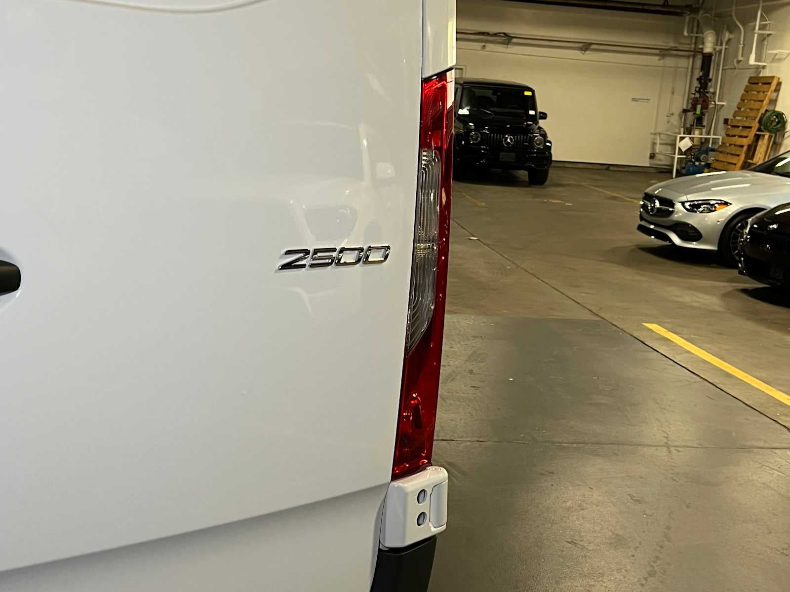 2025 Mercedes-Benz Sprinter 2500 Standard Roof I4 Diesel 144" RWD