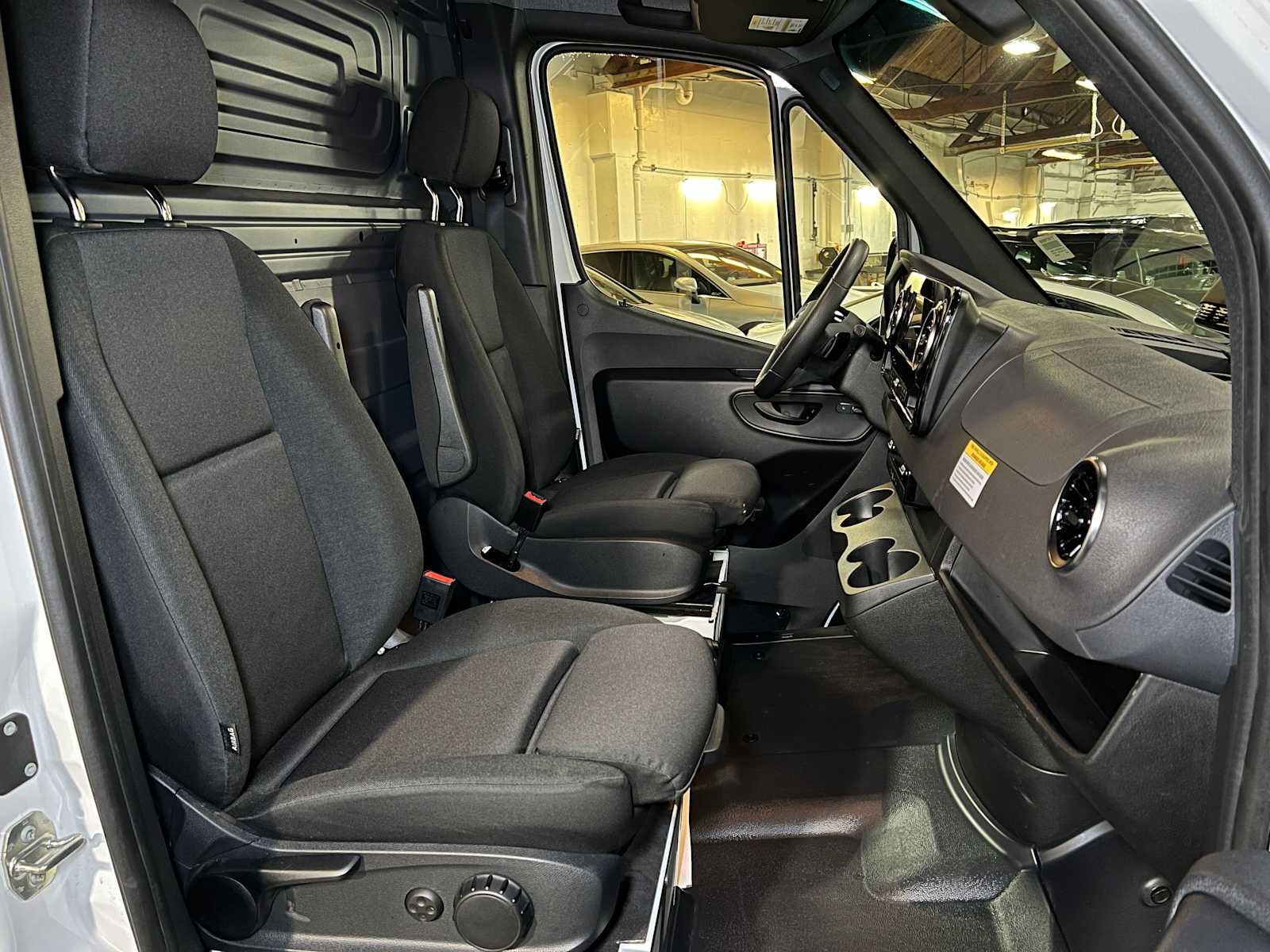 2025 Mercedes-Benz Sprinter 2500 Standard Roof I4 Diesel 144" RWD