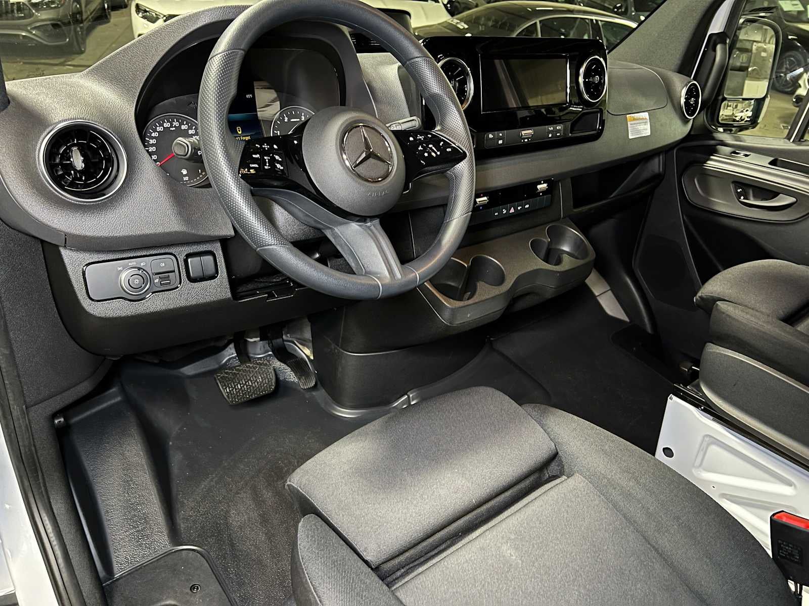 2025 Mercedes-Benz Sprinter 2500 Standard Roof I4 Diesel 144" RWD