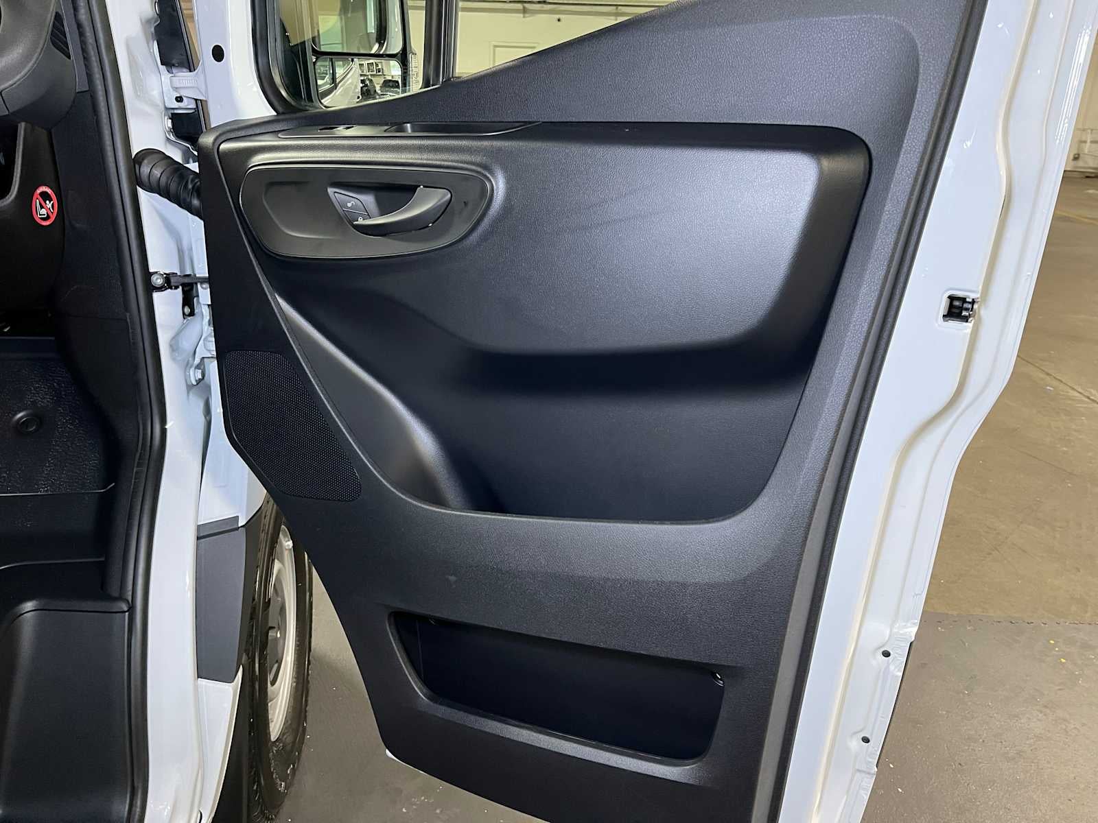 2025 Mercedes-Benz Sprinter 2500 Standard Roof I4 Diesel 144" RWD