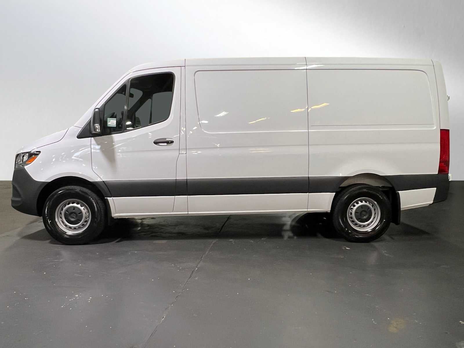 2025 Mercedes-Benz Sprinter 2500 Standard Roof I4 Diesel 144" RWD