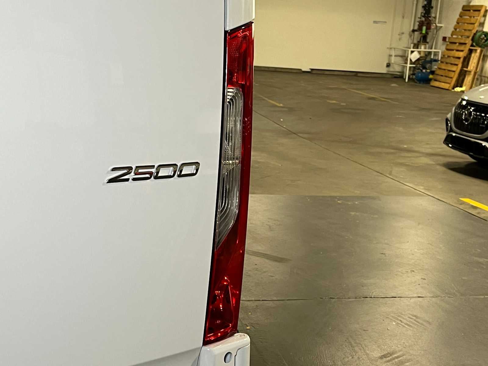 2025 Mercedes-Benz Sprinter 2500 Standard Roof I4 Diesel 144" RWD