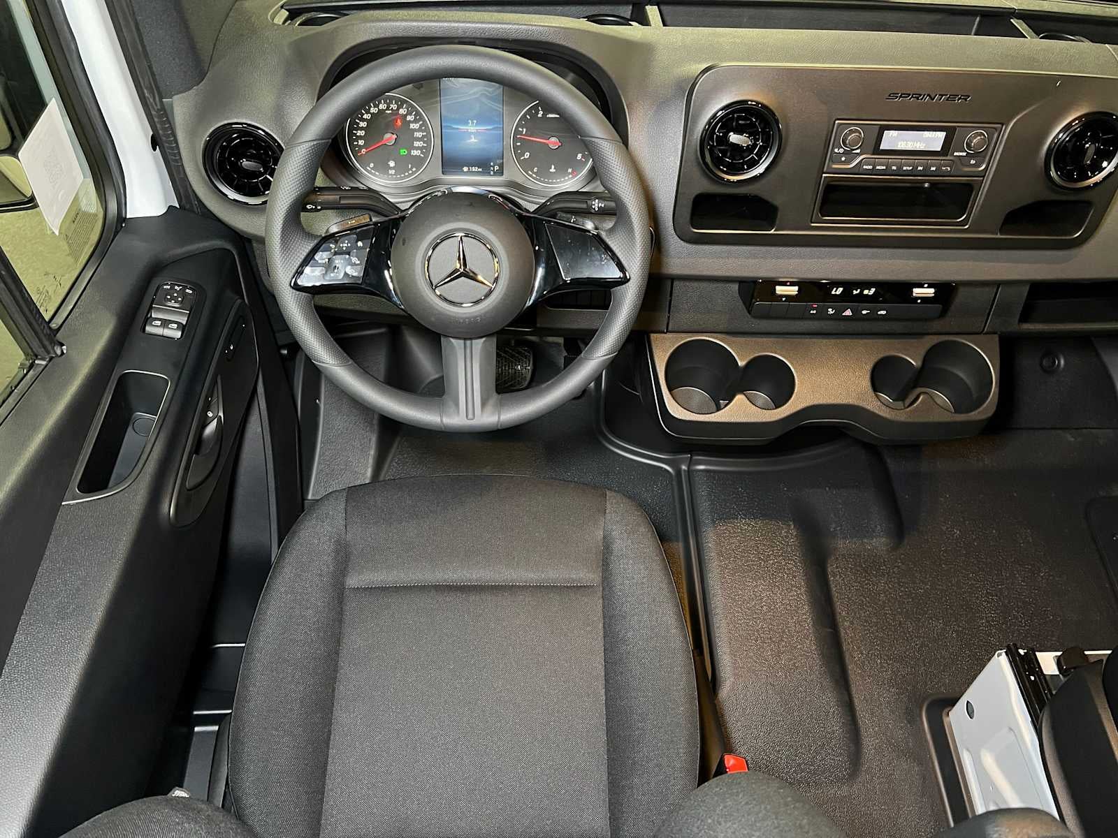 2025 Mercedes-Benz Sprinter 2500 Standard Roof I4 Diesel 144" RWD