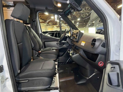2025 Mercedes-Benz Sprinter 2500 Standard Roof I4 Diesel 144" RWD