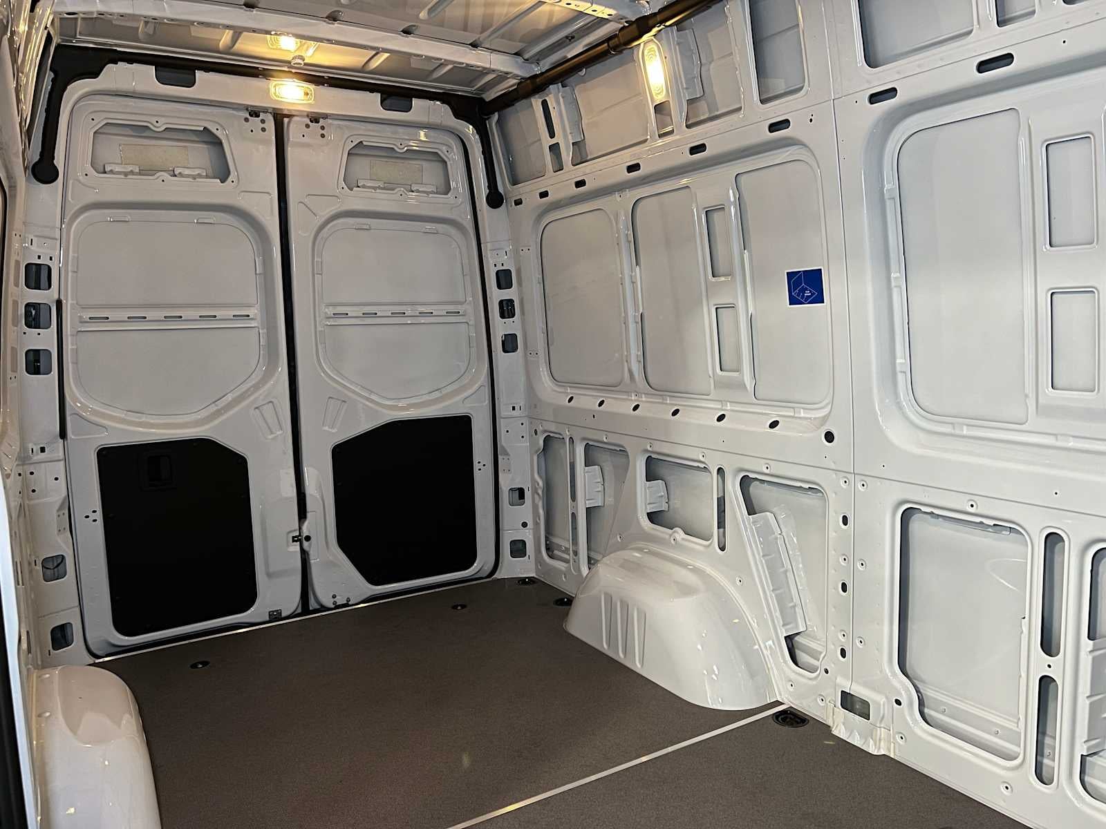 2026 Mercedes-Benz Sprinter 2500 Standard Roof I4 Diesel 144" RWD