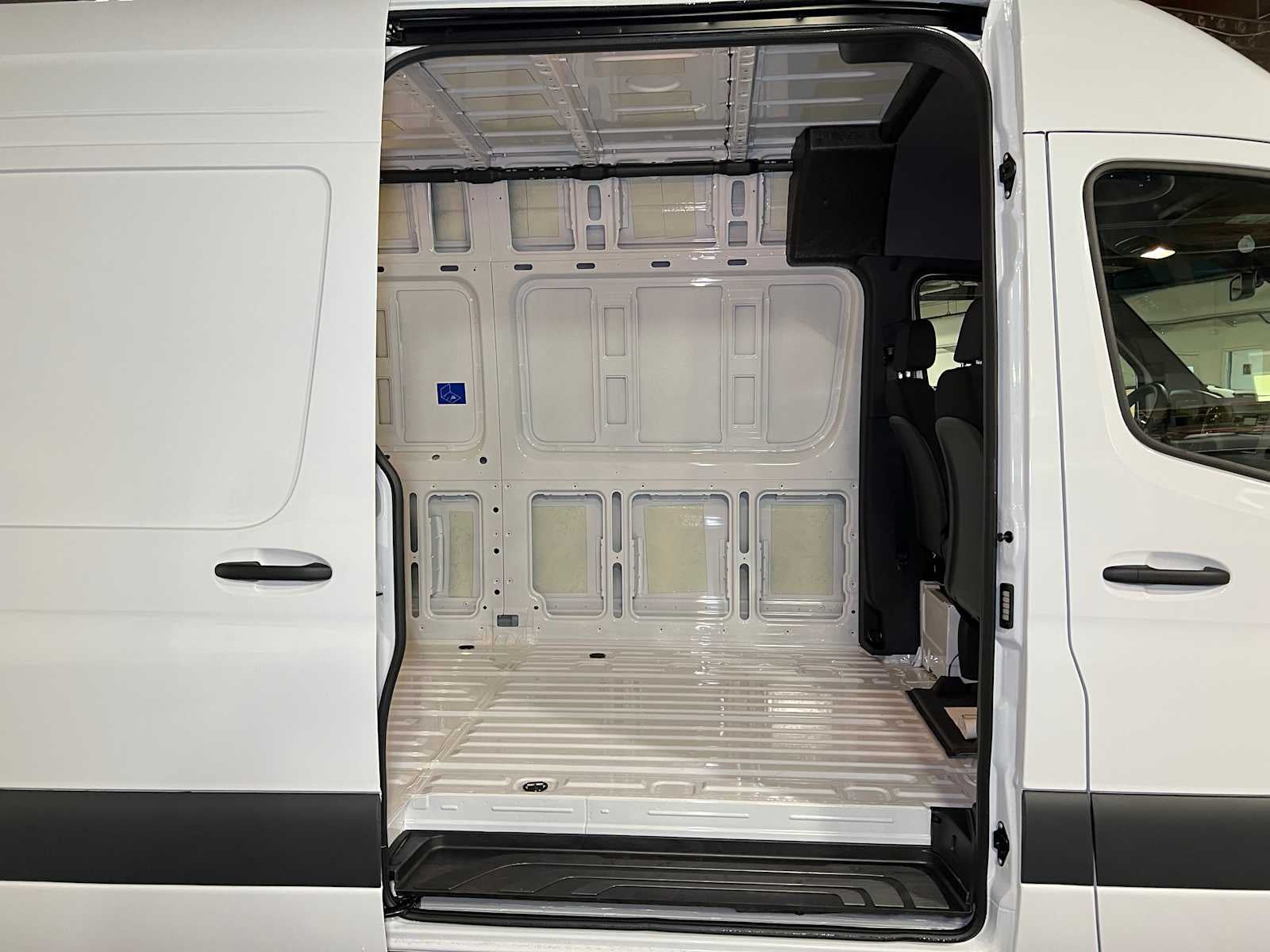 2025 Mercedes-Benz Sprinter 2500 High Roof I4 Diesel 170" RWD