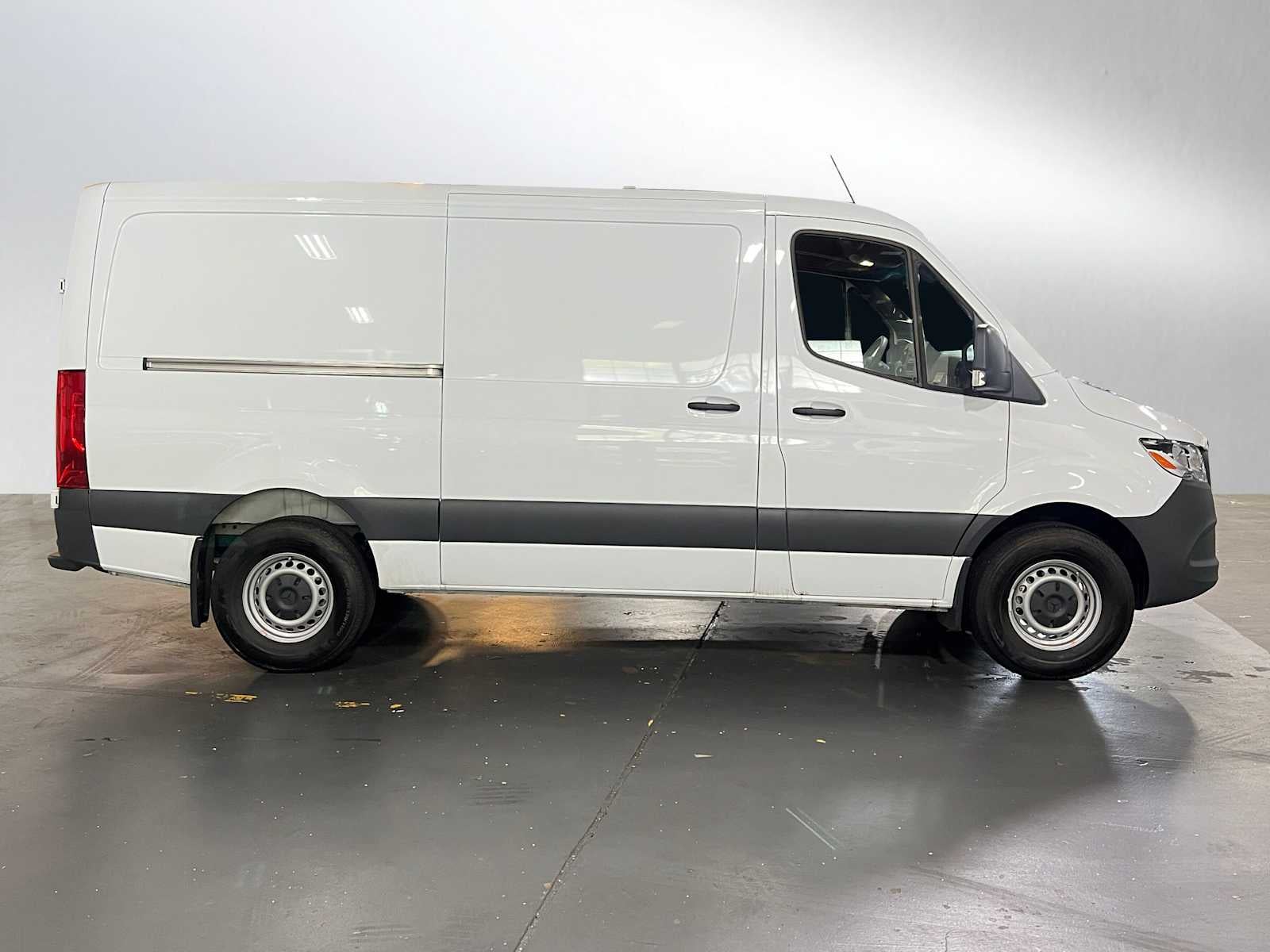 2025 Mercedes-Benz Sprinter 2500 Standard Roof I4 Diesel HO 144" RWD