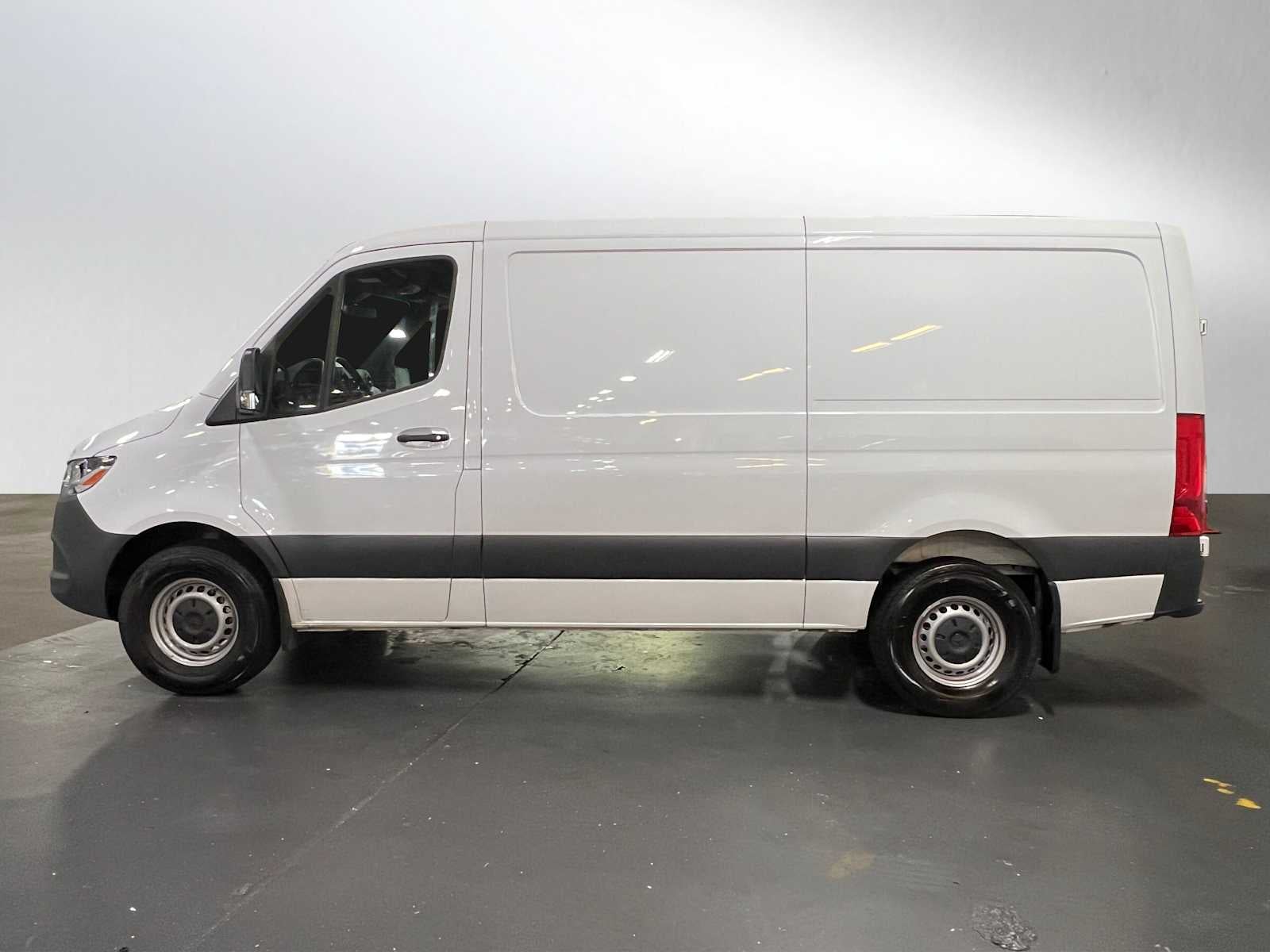2025 Mercedes-Benz Sprinter 2500 Standard Roof I4 Diesel HO 144" RWD