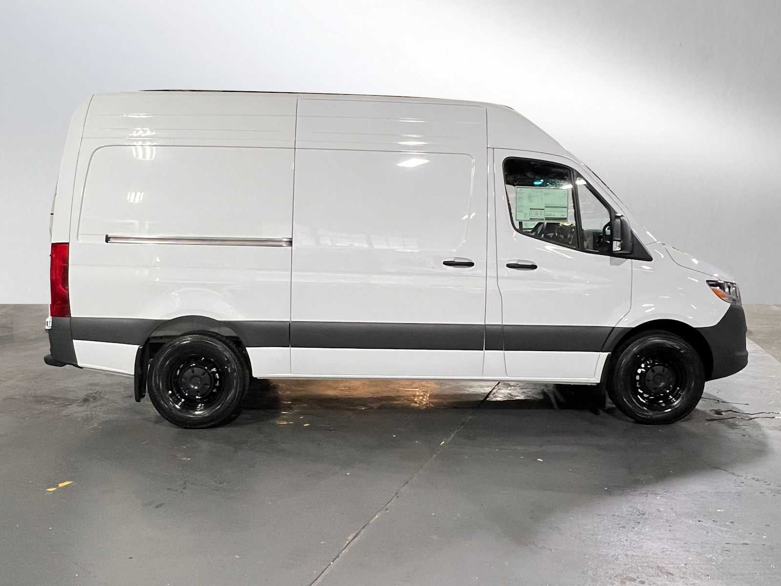 2026 Mercedes-Benz Sprinter 2500 Standard Roof I4 Diesel HO 144" RWD
