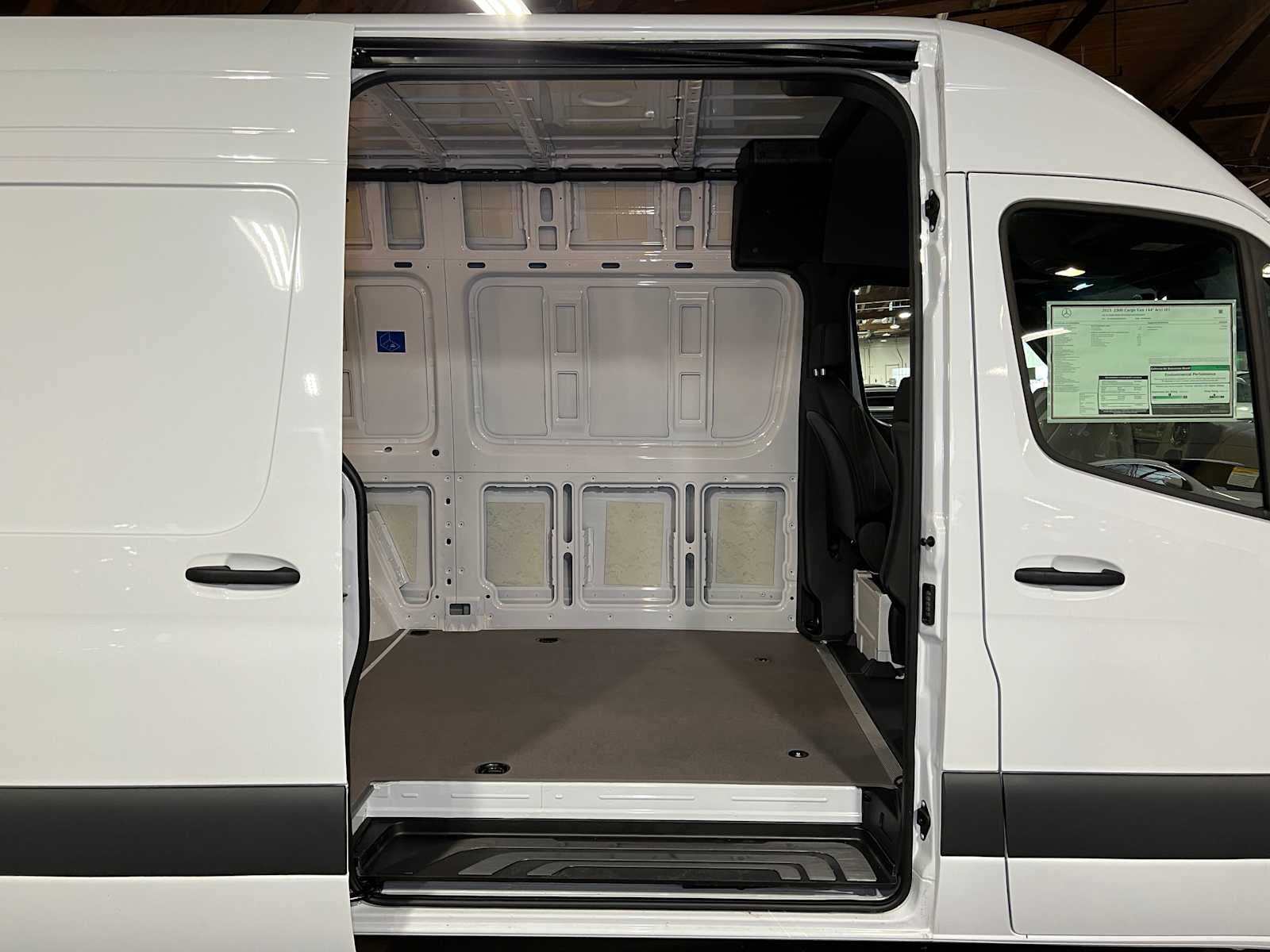 2025 Mercedes-Benz Sprinter 2500 Standard Roof I4 Diesel HO 144" RWD