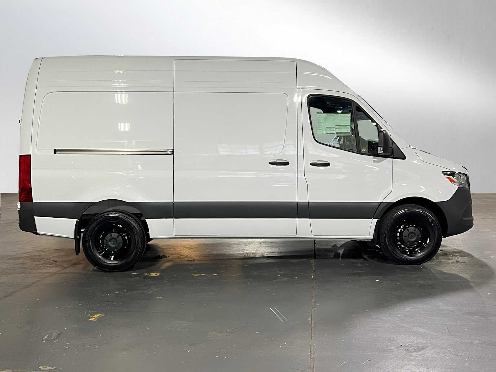 2025 Mercedes-Benz Sprinter 2500 Standard Roof I4 Diesel HO 144" RWD