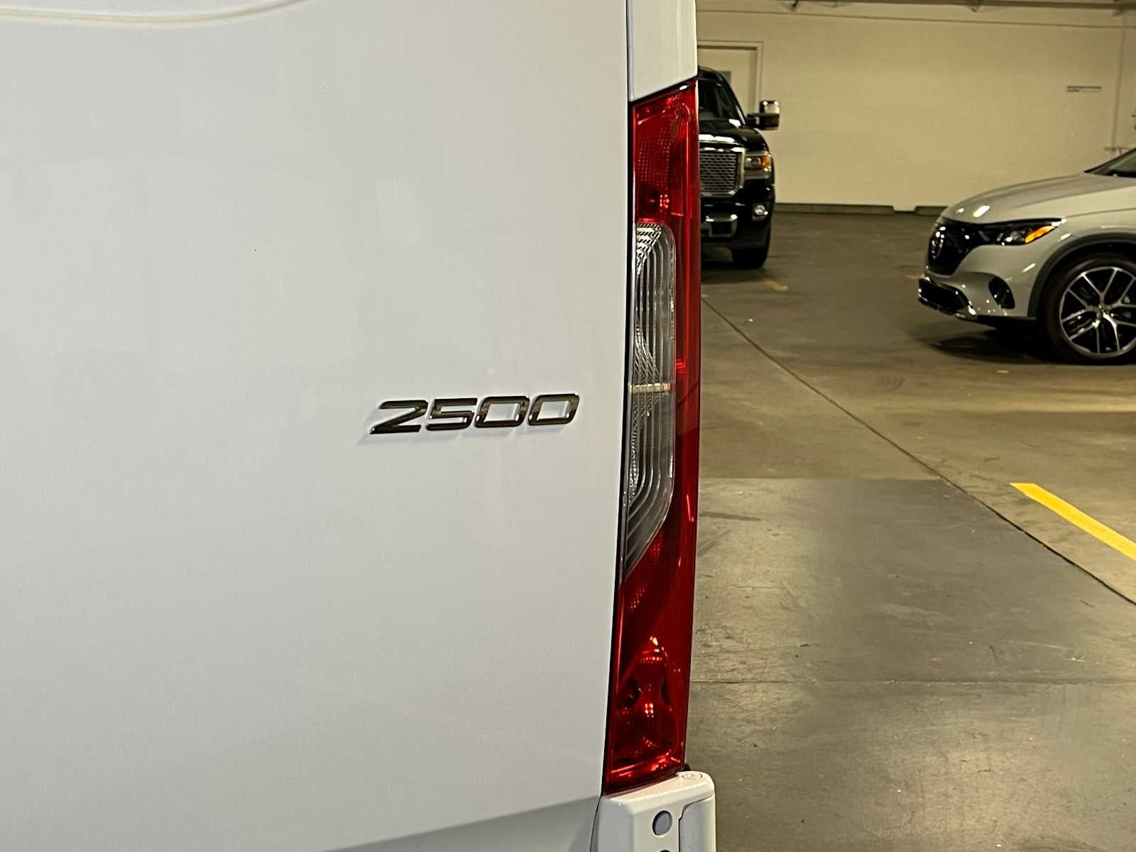 2025 Mercedes-Benz Sprinter 2500 Standard Roof I4 Diesel HO 144" RWD