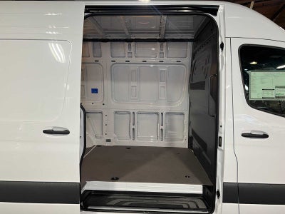2026 Mercedes-Benz Sprinter 2500 Standard Roof I4 Diesel HO 144" RWD