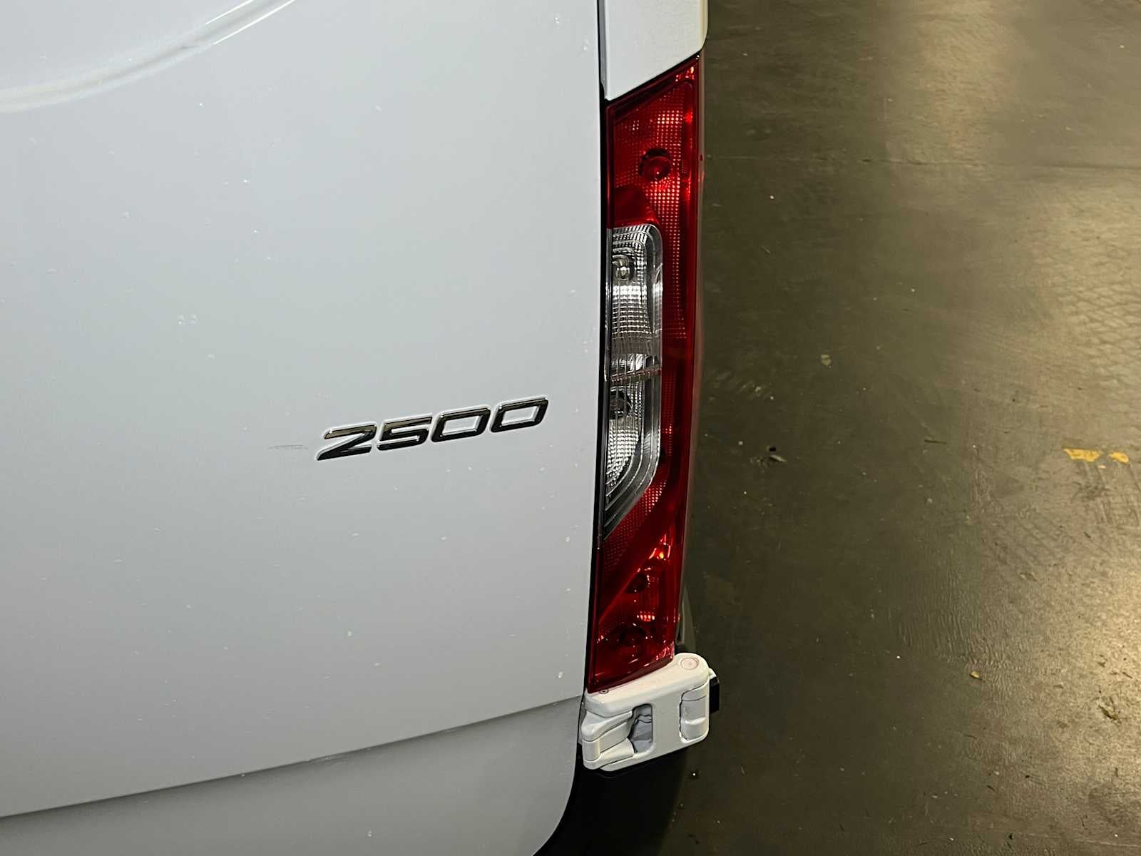 2026 Mercedes-Benz Sprinter 2500 Standard Roof I4 Diesel HO 144" RWD