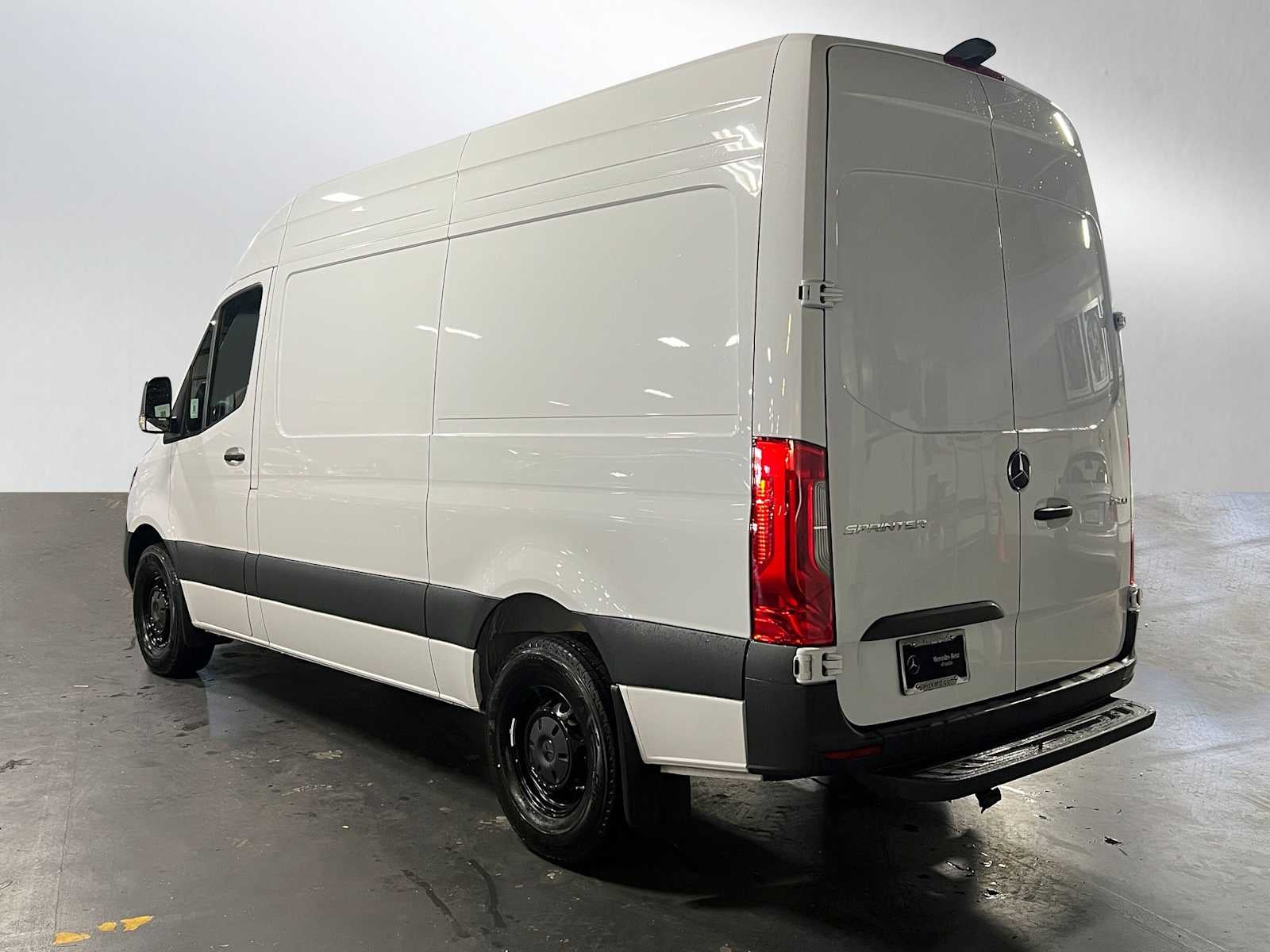 2026 Mercedes-Benz Sprinter 2500 Standard Roof I4 Diesel HO 144" RWD