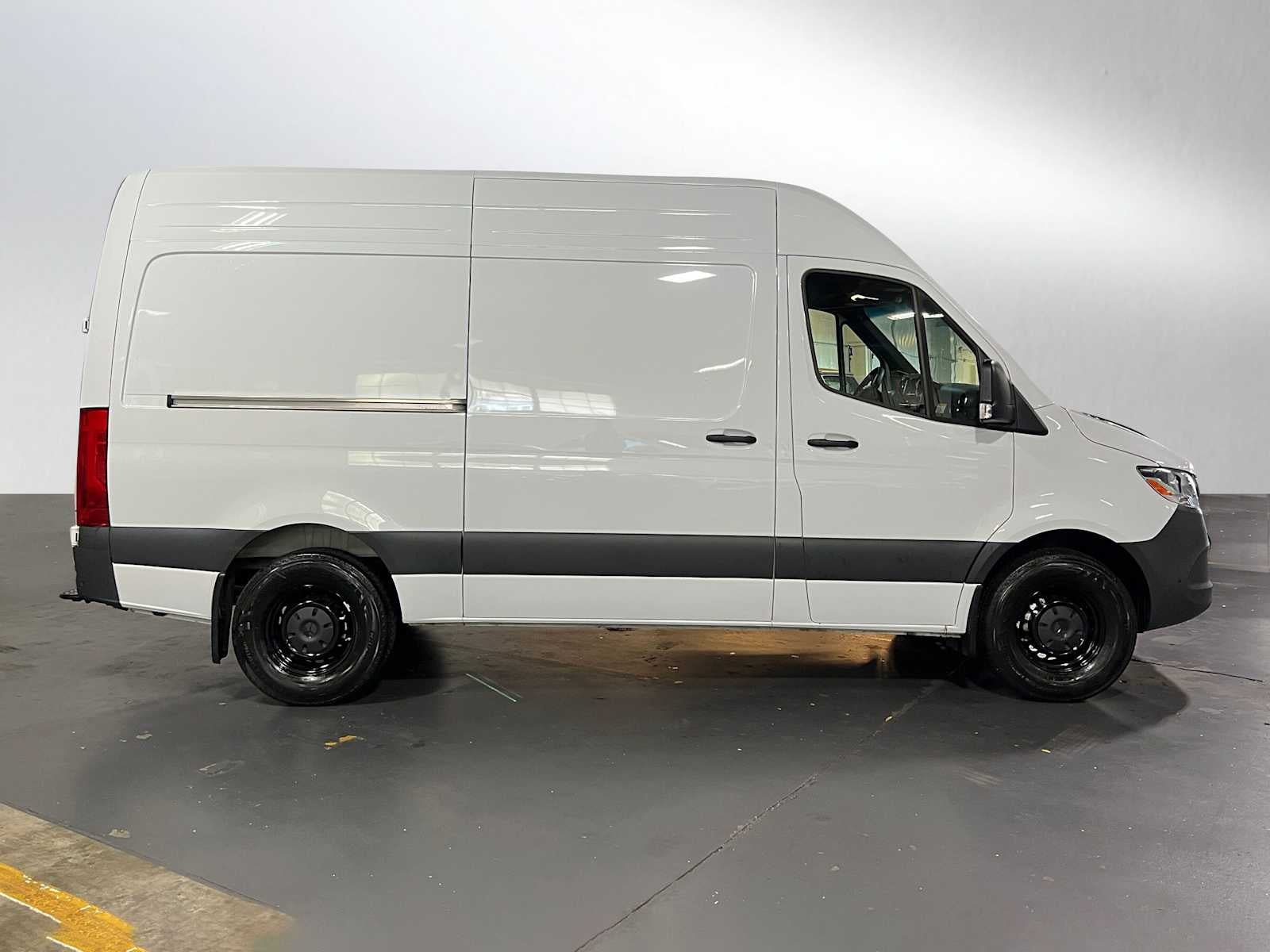 2025 Mercedes-Benz Sprinter 2500 Standard Roof I4 Diesel HO 144" RWD