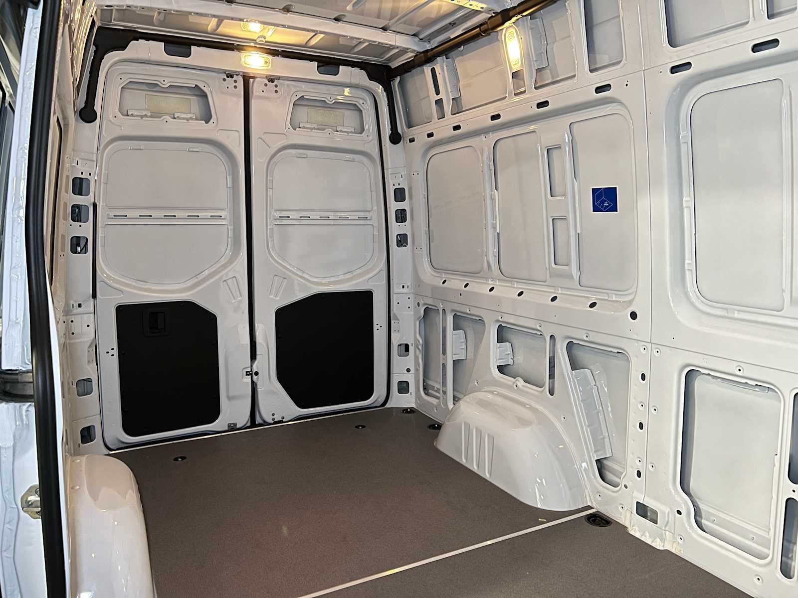 2026 Mercedes-Benz Sprinter 2500 Standard Roof I4 Diesel HO 144" RWD