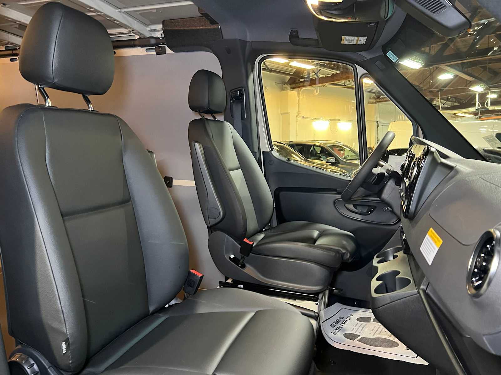 2025 Mercedes-Benz Sprinter 2500 Standard Roof I4 Diesel HO 144" AWD