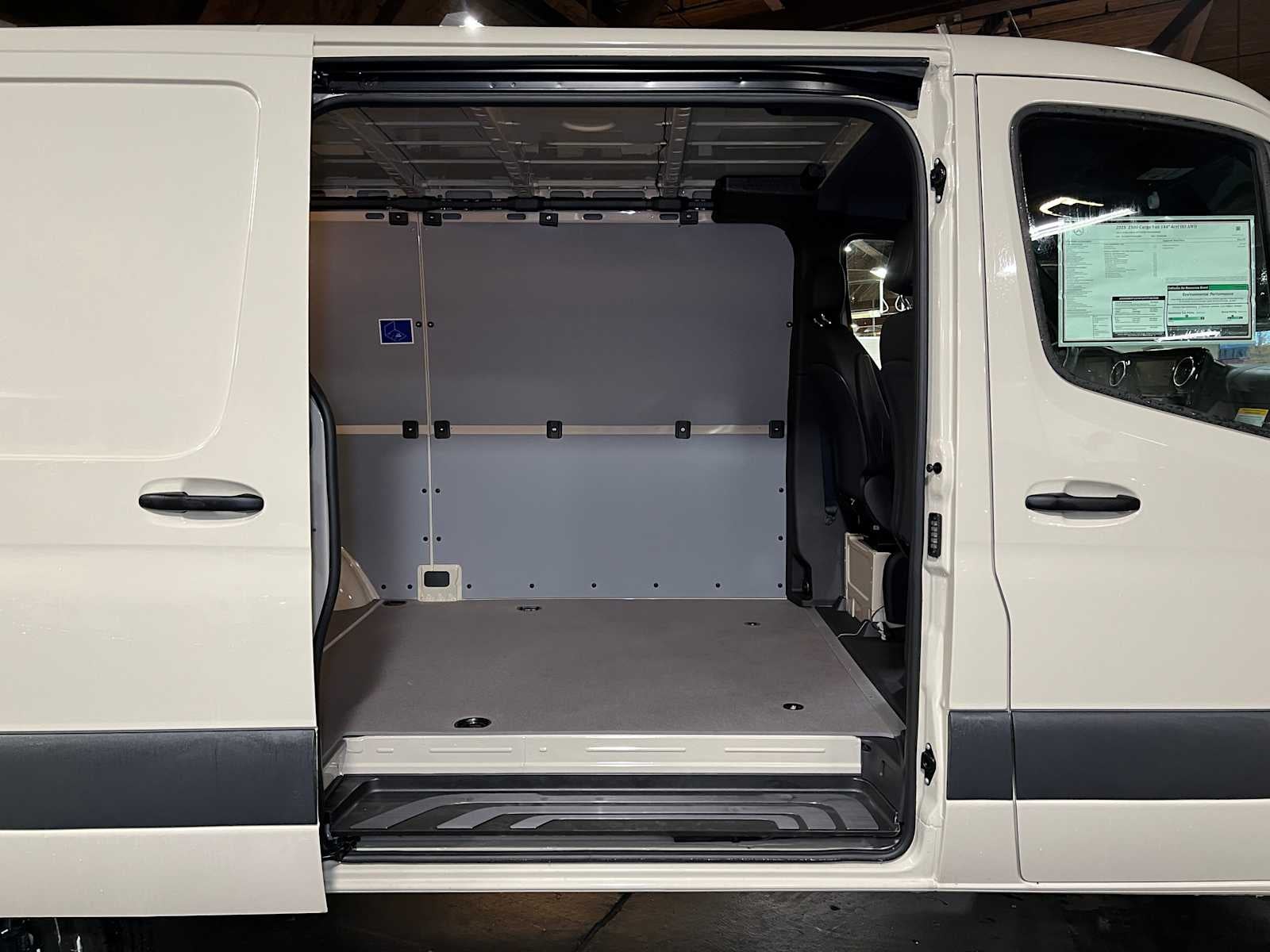 2025 Mercedes-Benz Sprinter 2500 Standard Roof I4 Diesel HO 144" AWD