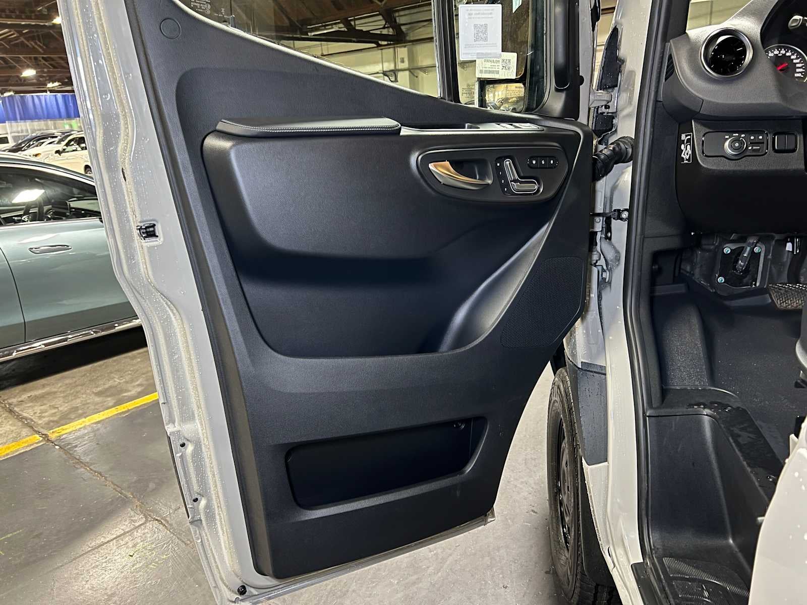 2026 Mercedes-Benz Sprinter 2500 Standard Roof I4 Diesel HO 144" AWD