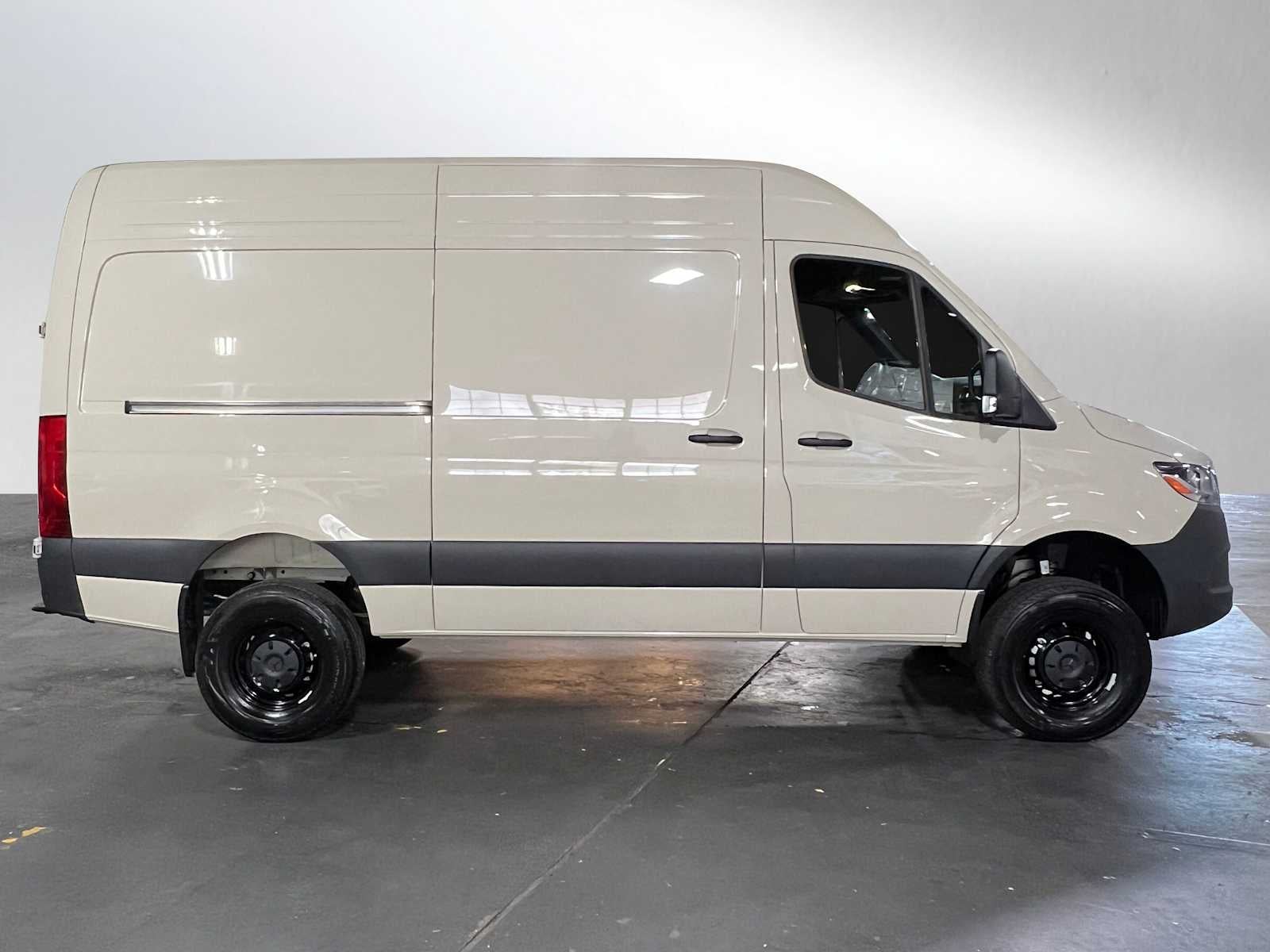 2025 Mercedes-Benz Sprinter 2500 Standard Roof I4 Diesel HO 144" AWD