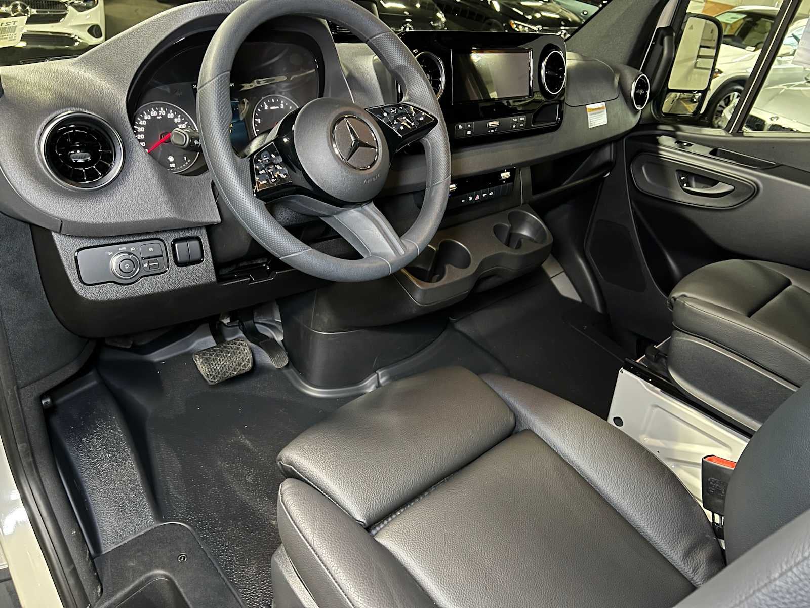 2025 Mercedes-Benz Sprinter 2500 Standard Roof I4 Diesel HO 144" AWD