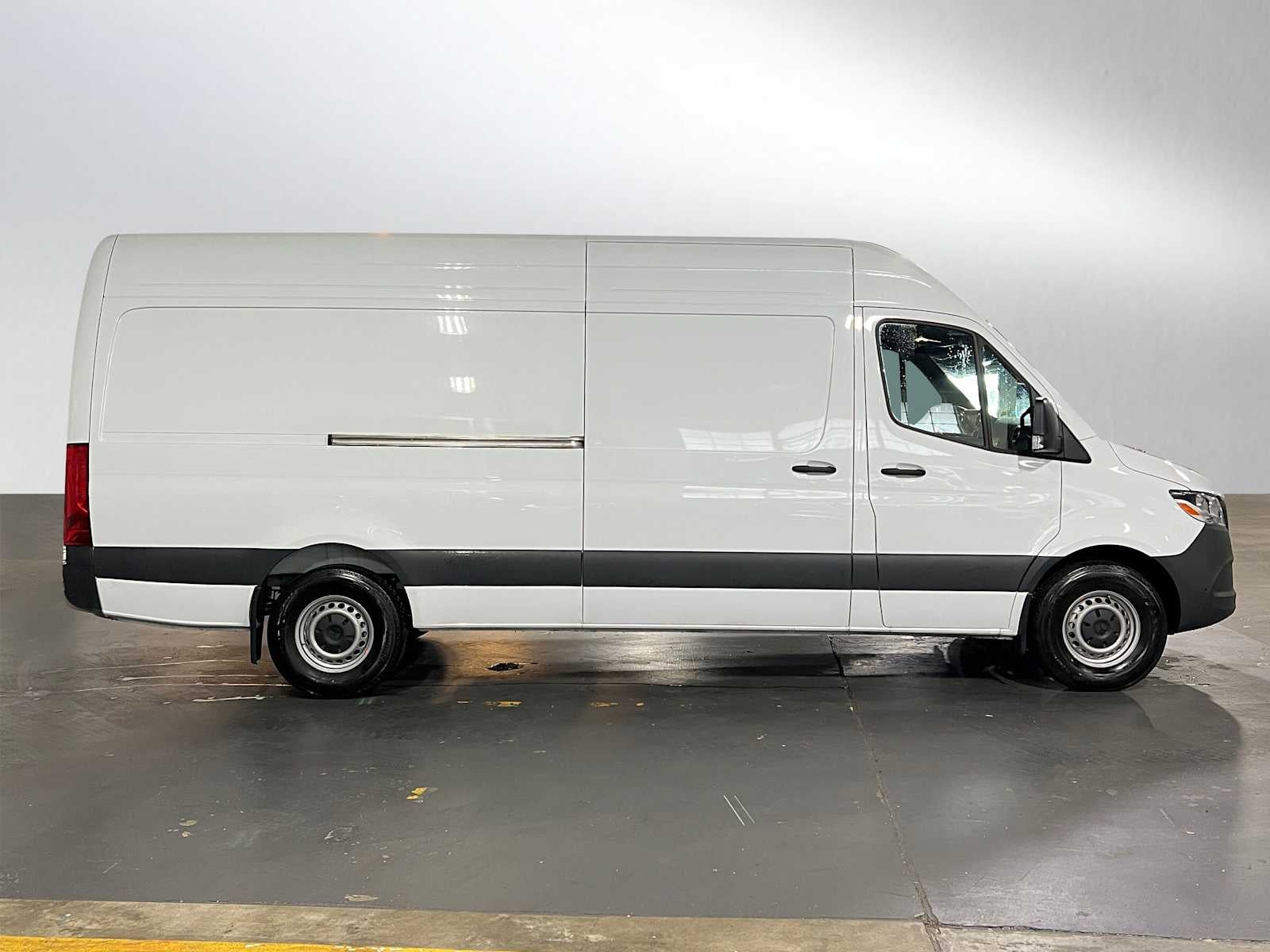 2025 Mercedes-Benz Sprinter 2500 High Roof I4 Diesel HO 170" RWD