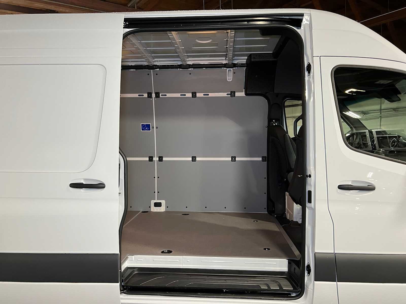 2025 Mercedes-Benz Sprinter 2500 High Roof I4 Diesel HO 170" RWD