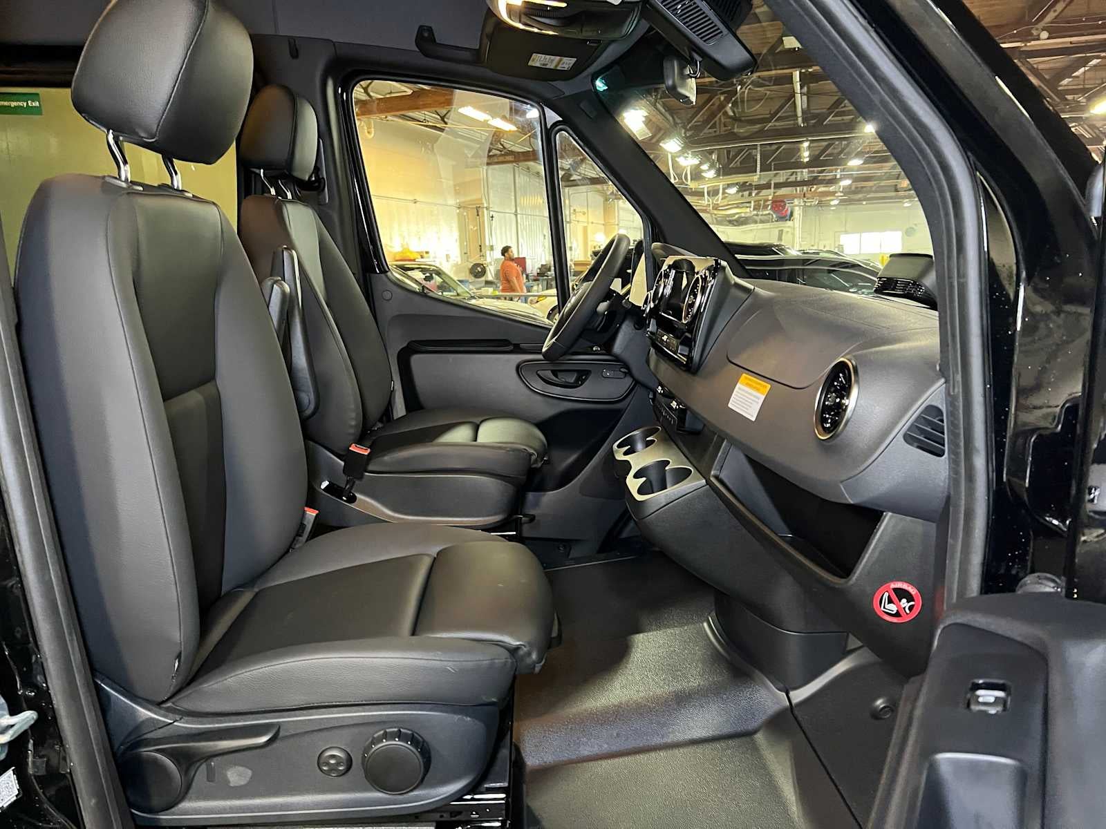 2025 Mercedes-Benz Sprinter 2500 Standard Roof I4 Diesel 144" RWD