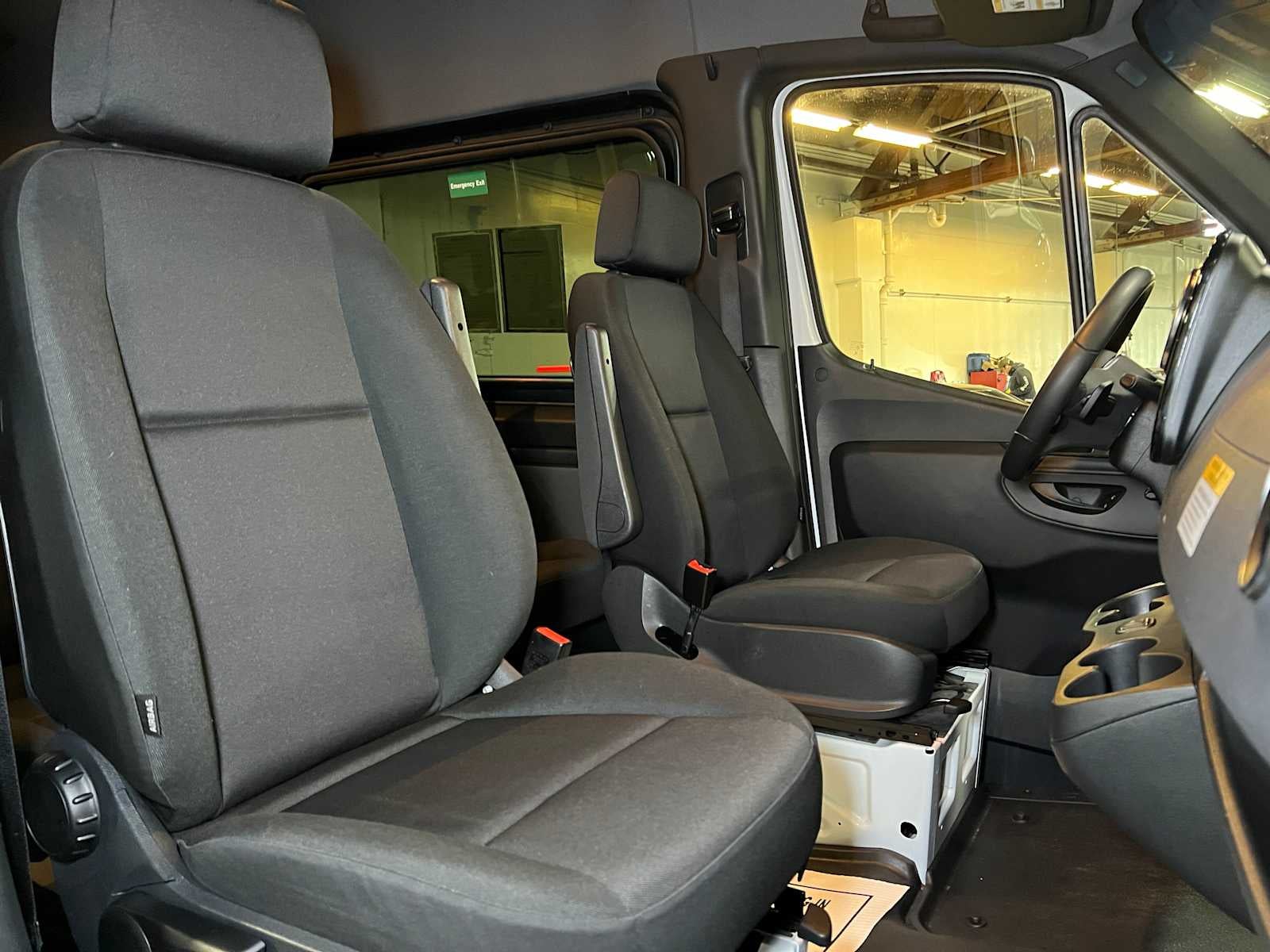 2024 Mercedes-Benz Sprinter 2500 Standard Roof I4 Diesel 144" RWD