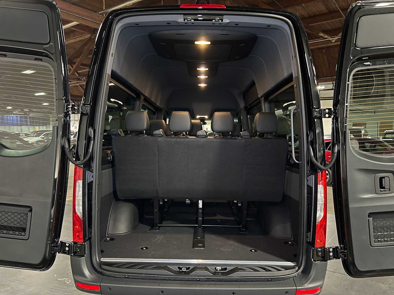 2025 Mercedes-Benz Sprinter 2500 Standard Roof I4 Diesel HO 144" RWD